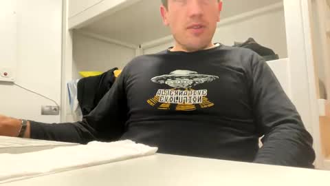 Snapshot of tatuador40 chatting on 12.30.24 Tatuador40 online show from 12.30.24