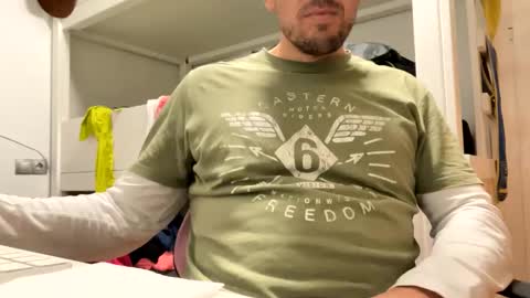 Snapshot of tatuador40 chatting on 11.13.25 Tatuador40 online show from 11.13.25