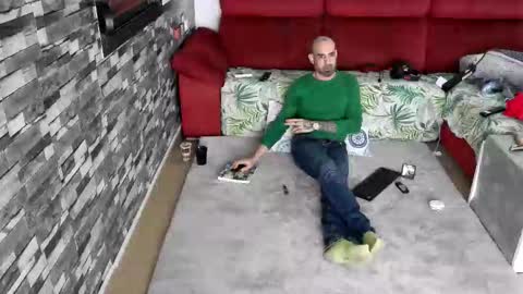 Snapshot of tatuadorhotxxx chatting on 12.20.25 Tatuado20cm online show from 12.20.25