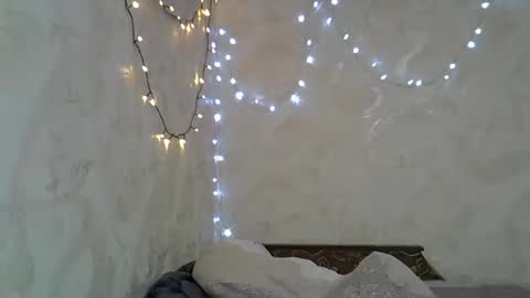 Snapshot of tayagirl chatting on 12.28.24 Taya online show from 12.28.24