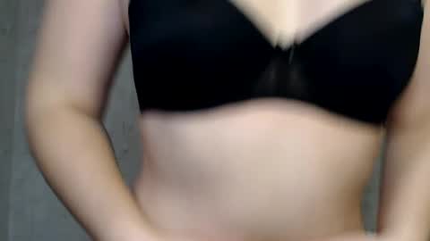 Snapshot of tayagirl chatting on 12.03.25 Taya online show from 12.03.25