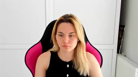 Snapshot of tayla_shy chatting on 05.24.26 Tay online show from 05.24.26
