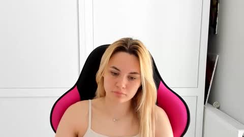 Snapshot of tayla_shy chatting on 05.31.26 Tay online show from 05.31.26