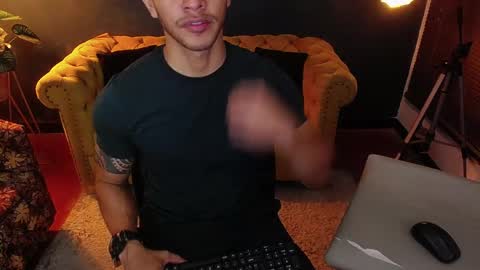 Tayler online show from 12.02.25