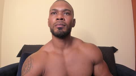 Snapshot of tayler_waka chatting on 11.01.25 Tyler online show from 11.01.25