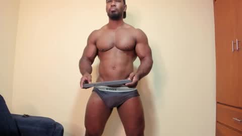 Snapshot of tayler_waka chatting on 11.04.25 Tyler online show from 11.04.25