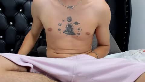 T A Y L E R  online show from 03.06.25