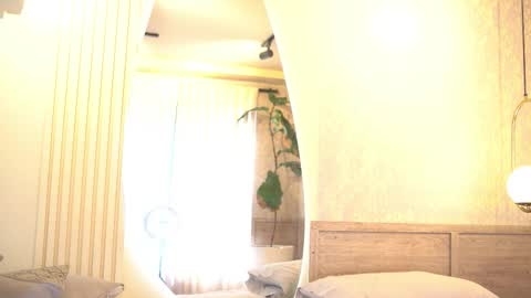 Teylor  Kim online show from 10.29.25