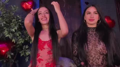 Snapshot of taylor_jonnees chatting on 02.14.25 Taylor  Help me to get 100 thumbs up online show from 02.14.25