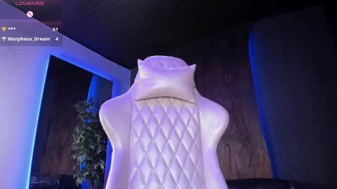 Snapshot of taylor_jonnees chatting on 09.19.25 Taylor  Help me to get 100 thumbs up online show from 09.19.25