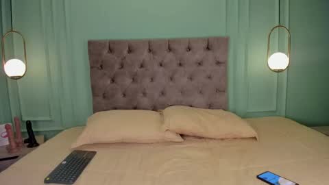 Taylor  online show from 01.17.25