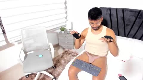 Snapshot of taylormaccurdy_ chatting on 10.08.25 taylormaccurdy_ online show from 10.08.25