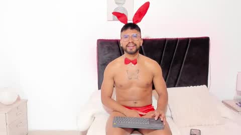 Snapshot of taylormaccurdy_ chatting on 10.30.25 taylormaccurdy_ online show from 10.30.25