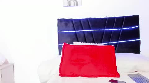 Snapshot of taylormaccurdy_ chatting on 11.13.25 taylormaccurdy_ online show from 11.13.25