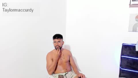 Snapshot of taylormaccurdy_ chatting on 01.05.26 taylormaccurdy_ online show from 01.05.26