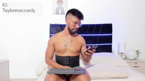 Snapshot of taylormaccurdy_ chatting on 01.16.26 taylormaccurdy_ online show from 01.16.26