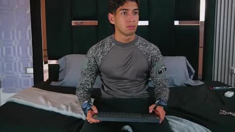 taylorsmiths_ online show from 11.25.25