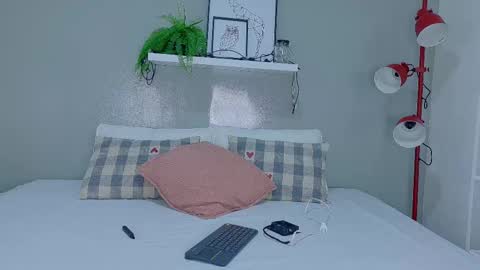 TAYLOR  online show from 11.19.25