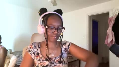 Snapshot of taylorsosweets chatting on 07.24.26 Taylor online show from 07.24.26