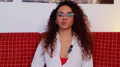 Snapshot of tayloy_tina chatting on 02.12.26 Tay Tay online show from 02.12.26