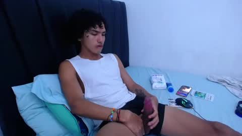 Snapshot of tayronx33 chatting on 02.01.25 Tayron online show from 02.01.25