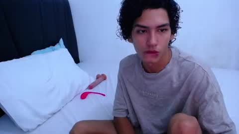 Snapshot of tayronx33 chatting on 02.25.25 Tayron online show from 02.25.25