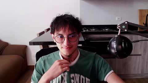 Teo independent model online show from 04.09.26