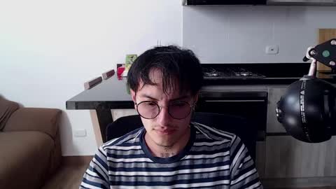 Teo independent model online show from 04.10.26