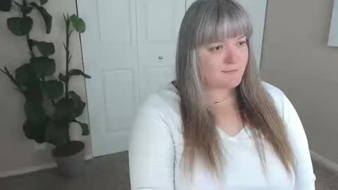 Snapshot of teases chatting on 10.11.25 teases online show from 10.11.25