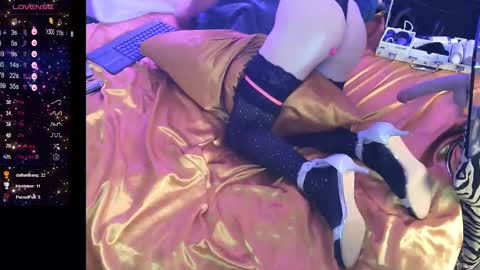 Snapshot of teasybitchycd chatting on 12.07.24 TeasyBitchyCross online show from 12.07.24