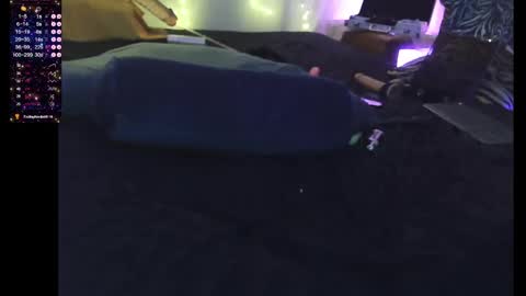 Snapshot of teasybitchycd chatting on 01.10.25 TeasyBitchyCross online show from 01.10.25