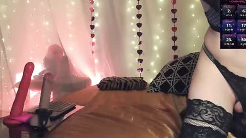 Snapshot of teasybitchycd chatting on 09.26.25 TeasyBitchyCross online show from 09.26.25