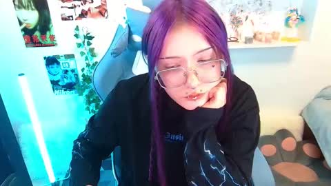 Snapshot of technical_face_powder_error chatting on 12.19.25 technical_face_powder_error online show from 12.19.25