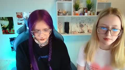 Snapshot of technical_face_powder_error chatting on 12.22.25 technical_face_powder_error online show from 12.22.25