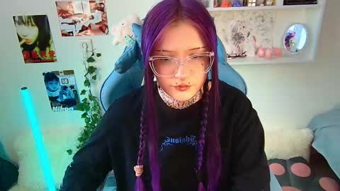 Snapshot of technical_face_powder_error chatting on 12.23.25 technical_face_powder_error online show from 12.23.25