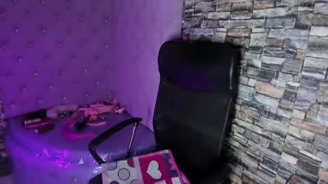 Tayloor online show from 02.08.25