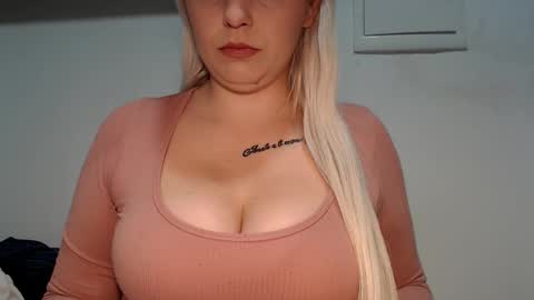 Teeyara  online show from 11.02.25