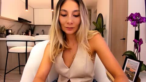 Amy No penetration Virgiin giirl online show from 03.02.25