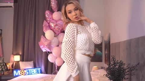 Tella online show from 12.12.24