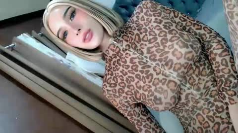 EVA GLASSCOTT online show from 02.22.25