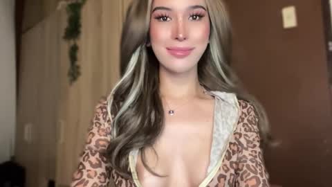 EVA GLASSCOTT online show from 03.11.25