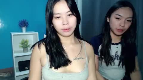 Snapshot of temptmebabyx chatting on 04.17.26 YOGIRL MAXINE online show from 04.17.26