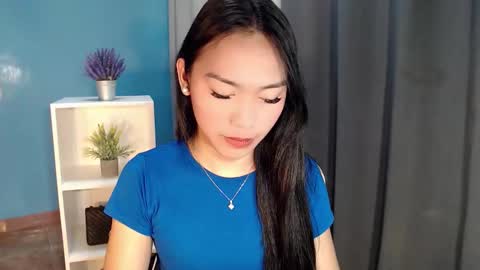 Snapshot of temptmebabyx chatting on 04.21.26 YOGIRL MAXINE online show from 04.21.26