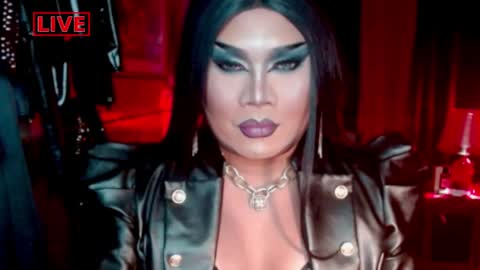 Snapshot of temptress_cocoxxx chatting on 04.17.26 Mistress Coco online show from 04.17.26