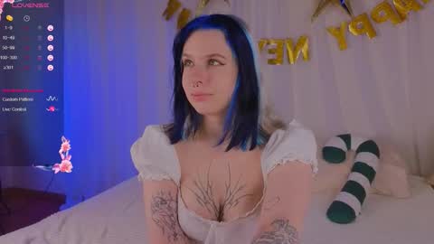 Snapshot of tender__kitty chatting on 12.15.25 Sue online show from 12.15.25