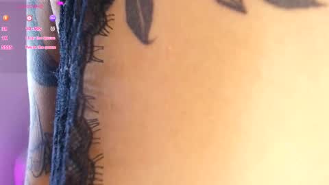 Snapshot of tender_dust chatting on 11.01.25 tender_dust online show from 11.01.25