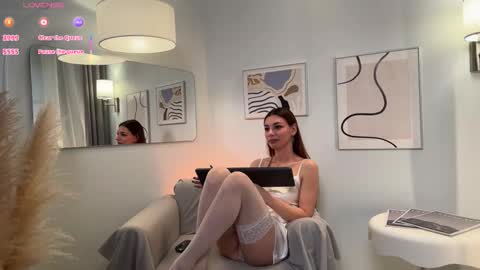 Snapshot of tenderly_amelie chatting on 12.02.25 Amelie online show from 12.02.25