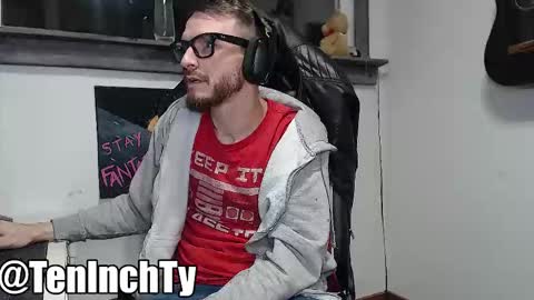 Snapshot of teninchty chatting on 01.12.26 Ty online show from 01.12.26