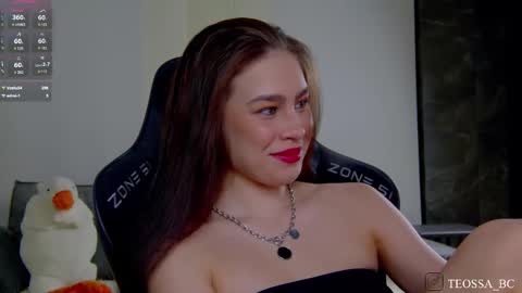 Snapshot of teossa chatting on 10.18.25 Ulya online show from 10.18.25