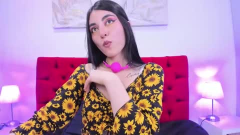 Snapshot of teresa_moon chatting on 12.04.24  TERESA  Give me a good rating if you enjoy my show  online show from 12.04.24